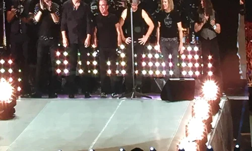 Trupa Bon Jovi a cântat două ore pe scena din Piața Constituției jpeg