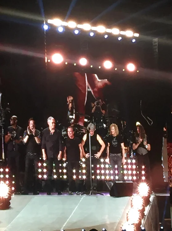 Trupa Bon Jovi a cântat două ore pe scena din Piața Constituției
