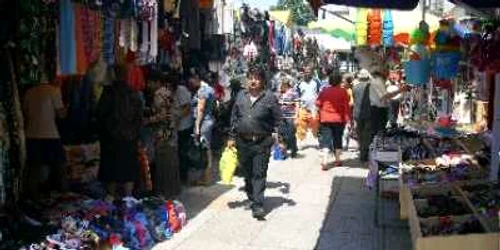 Bacău: A plouat cu amenzi în Piața Centrală