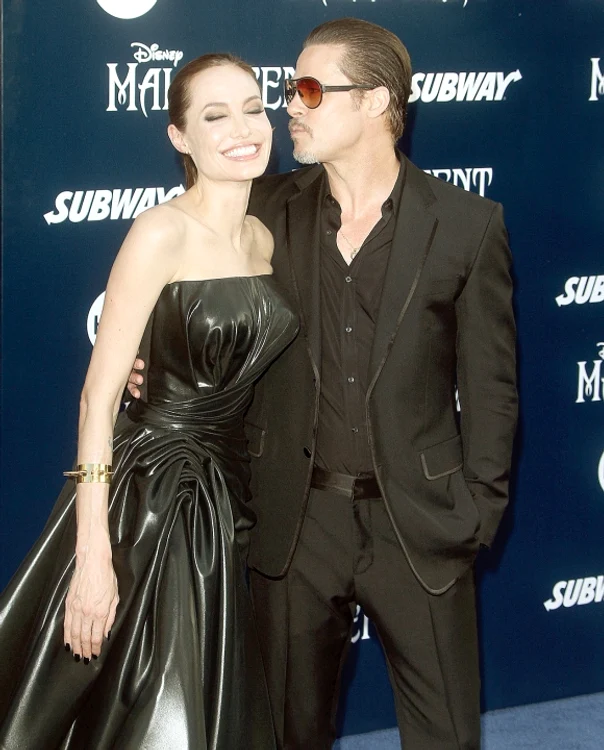 Angelina şi Brad nu prea intră în contact cu vecinii