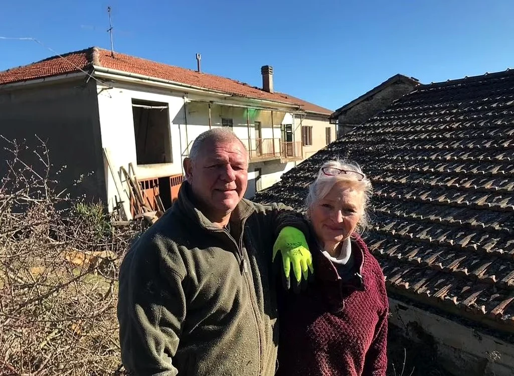 Francesca și Carl și-au dedicat viața restaurării unui cătun din Italia