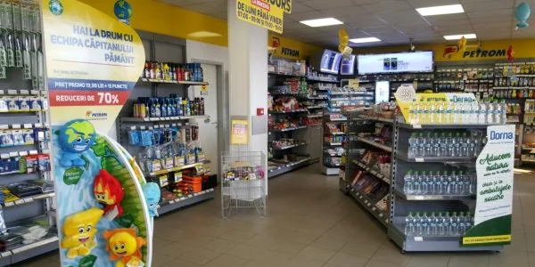 Promoţie falsă în benzinariile OMV Petrom FOTO Bitpress