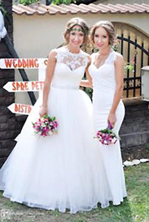 Surorile s-au căsătorit, bineînțeles, în aceeași zi