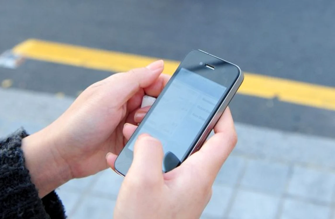 
    Nu păstra în telefonul mobil date personale, poze şi coduri PIN!  