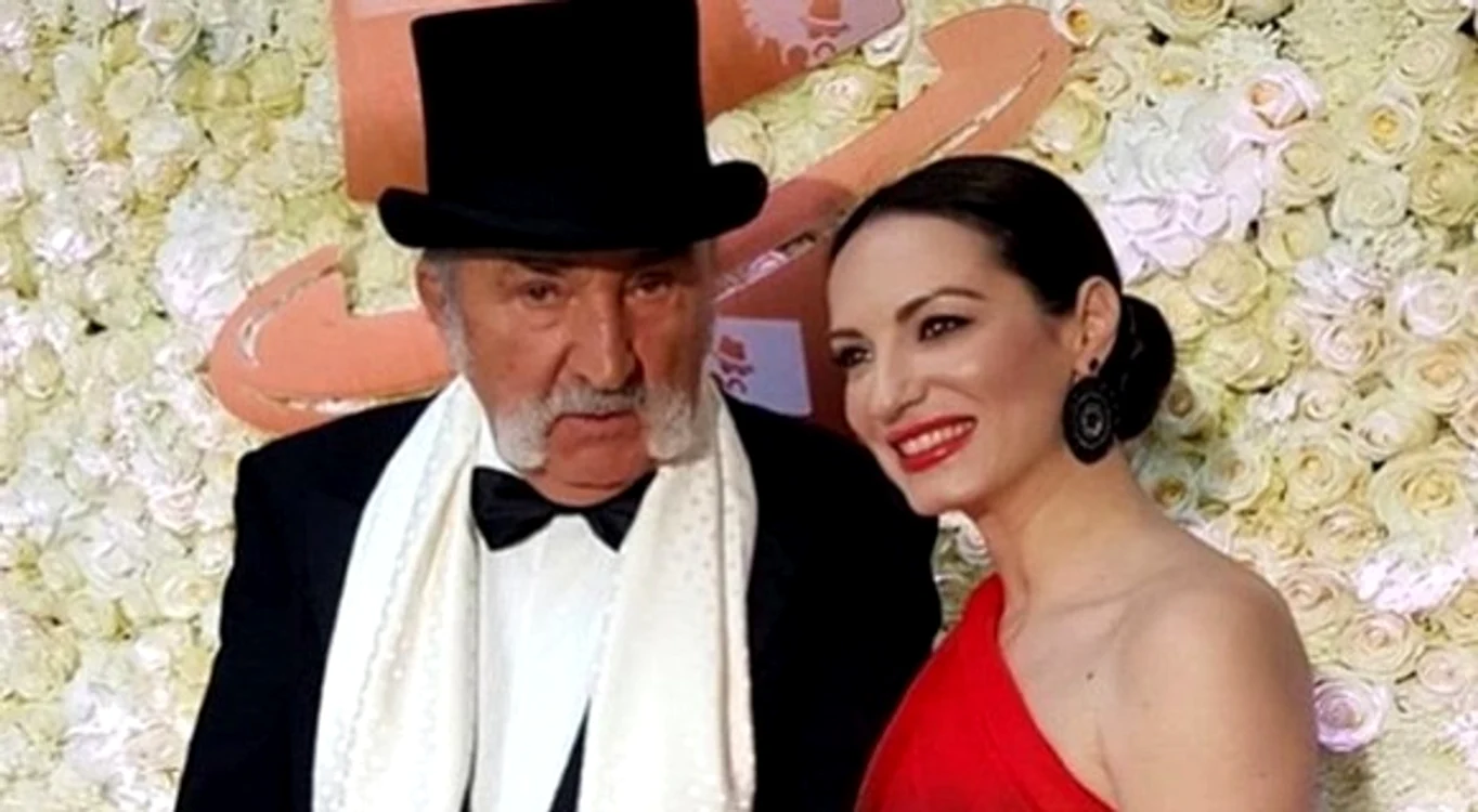 
    Bodyguarzii nu  l-au scăpat din  ochi pe Țiriac   