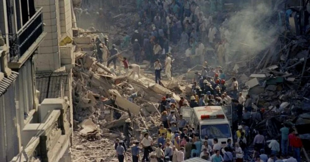 Patru persoane ucise în Gaza în urma unui atac israelian. Alte 30 de persoane sunt prinse sub dărâmături