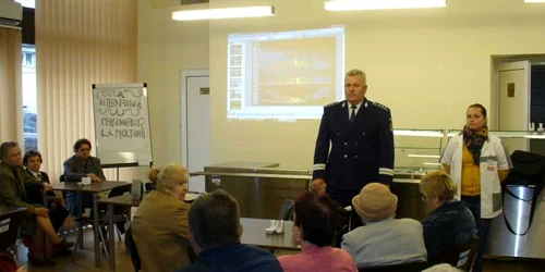 instruire politisti