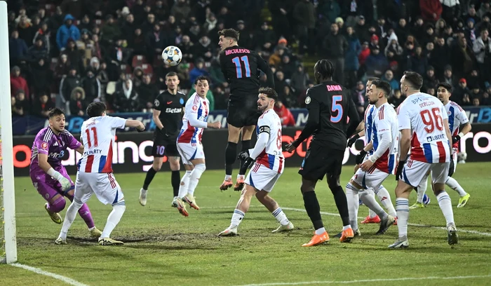 FCSB speră la play-off-ul din Superliga României (FOTO: Sportpictures)
