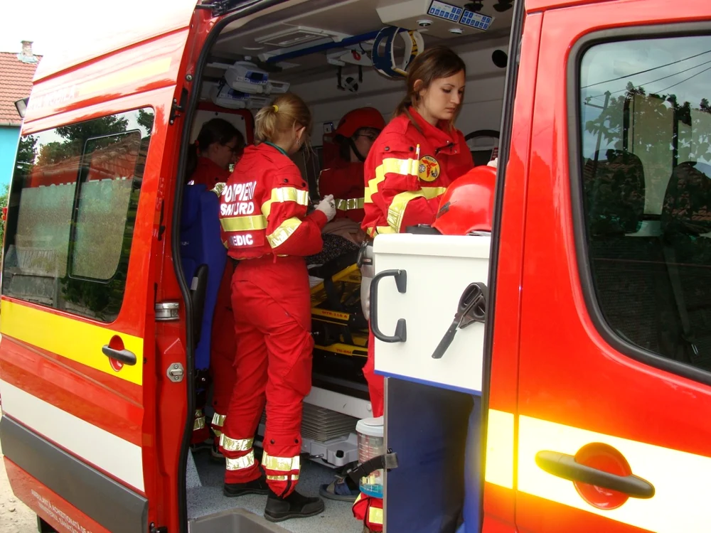 Doi turişti bulgari au fost transportaţi la Spitalul Judeţean Braşov FOTO Adevărul
