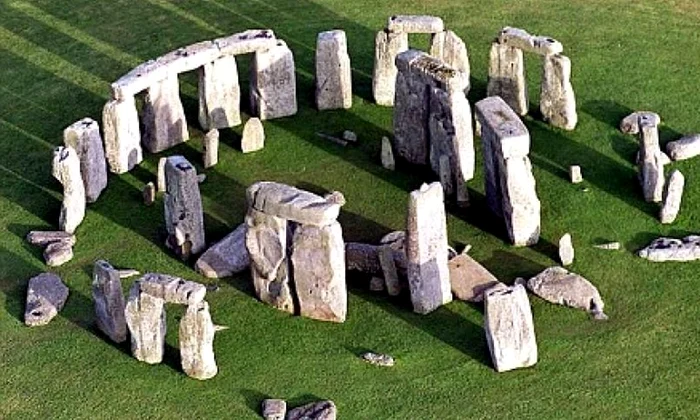 Construcție similară celei de la Stonehenge, descoperită la doar 3 km de aceasta jpeg
