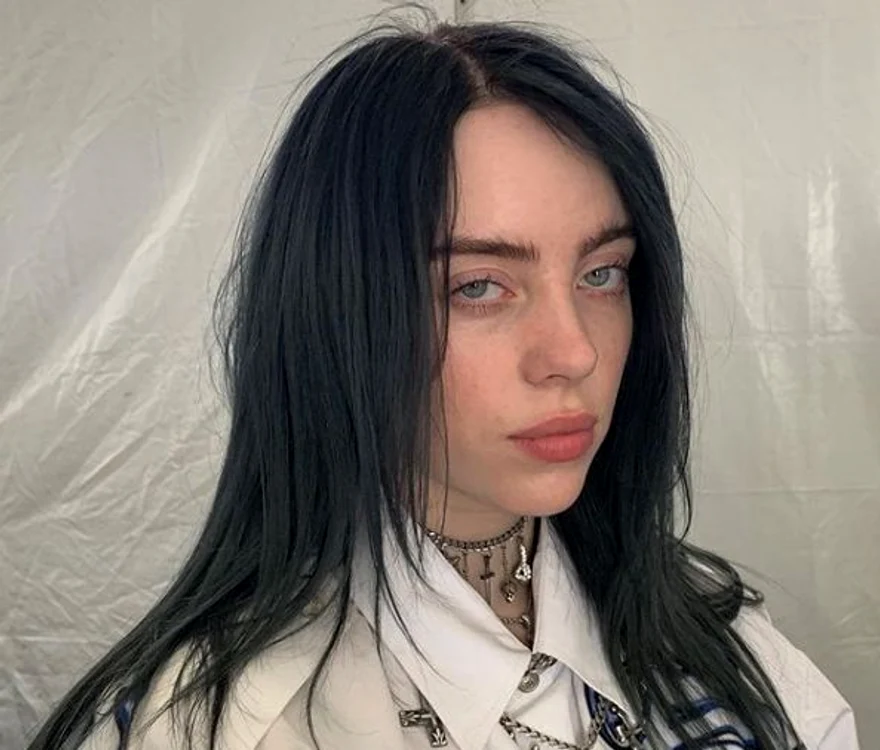 
    Billie Eilish va interpreta piesa principală de pe coloana sonoră a următorului film din franciza «James Bond»Foto Instagram  