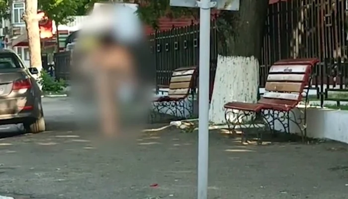 
    Teleormăneanca s-a plimbat aproape jumătate de oraş în acest fel înspre centrul oraşuluiFoto: observatornews.ro  