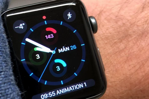 Apple a vândut cu 10 milioane mai multe ceasuri decât toate mărcile elevețiene la un loc