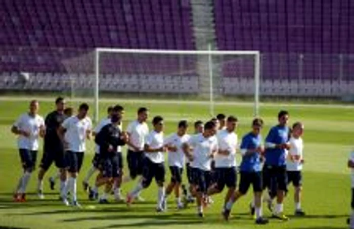 Alb-violeţii au început sezonul cu un antrenament uşor