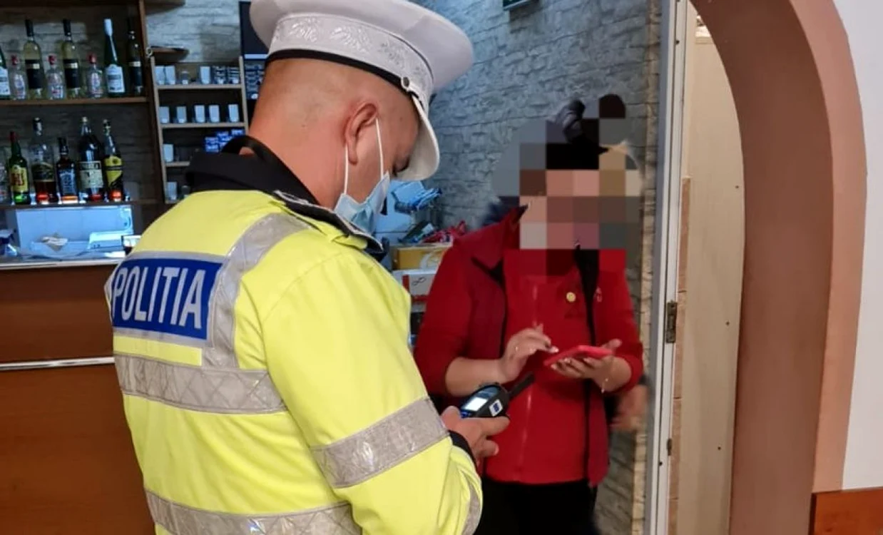 Poliţiştii argeşeni au împărţit sute de menzi în ultimele 48 de ore   Foto: IPJ Argeş
