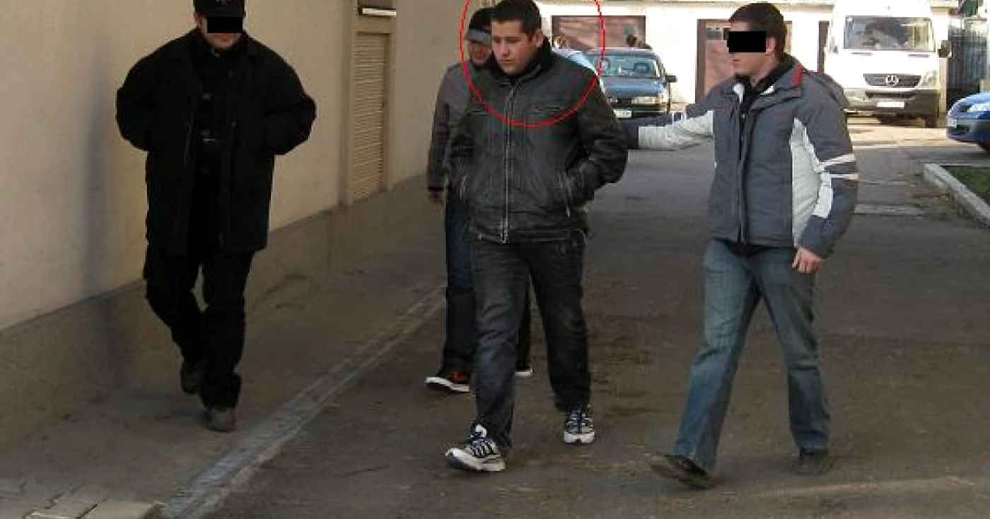 Agentul Marius Ciobanu este unul dintre poliţiştii acuzaţi de contrabandă cu ţigări 