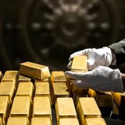 Lingouri de aur FOTO Shutterstock