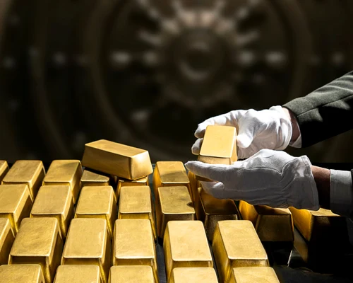 Lingouri de aur FOTO Shutterstock