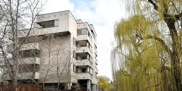 clădire detinuta de rusia in varsovia data refugiatilor foto epa efe