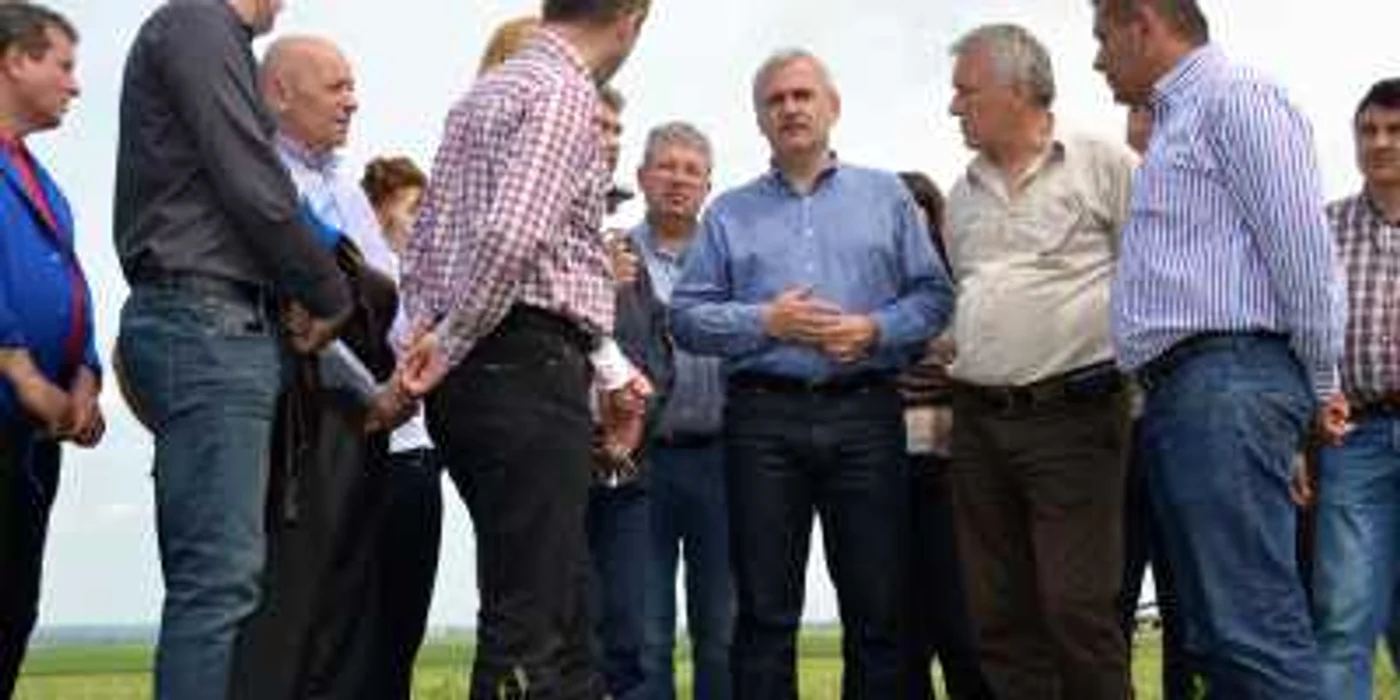 Dragnea a vizitat digul de la Islaz