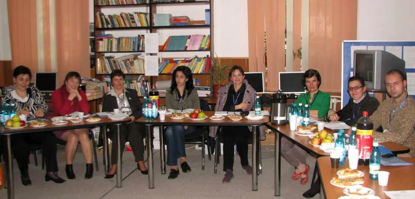 Profesorii au fost premiaţi foto arhivă