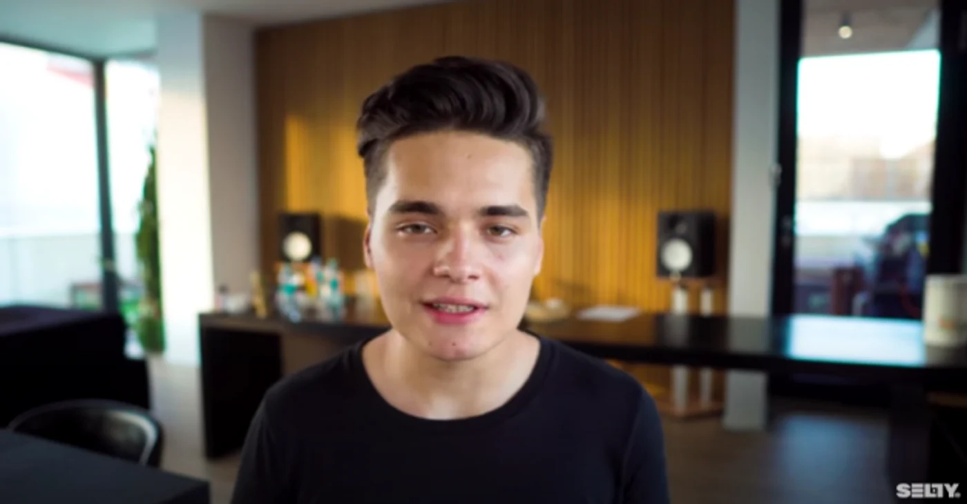 Selly Captură video YouTube