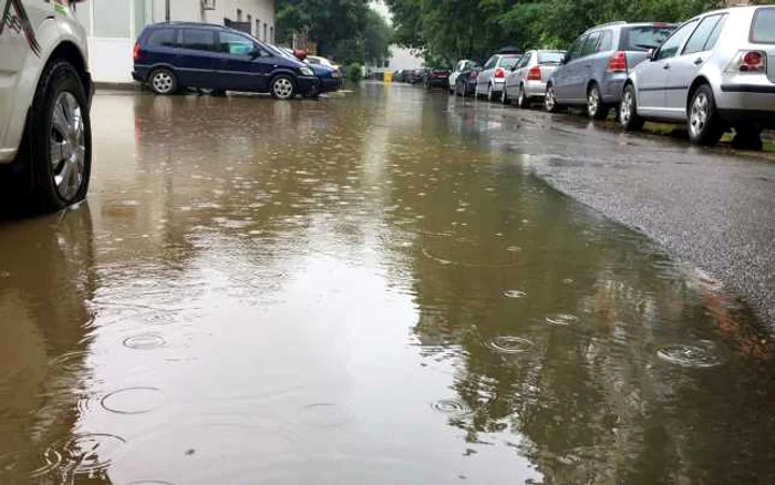 strada inundata Galaţi FOTO C Crangan