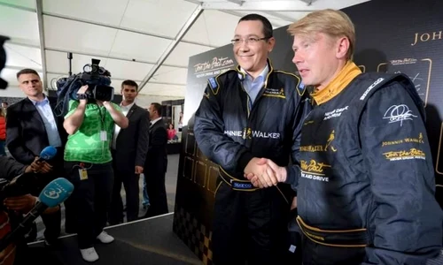 Primul ministru Victor Ponta a avut parte de o cursa alaturi de Mika Häkkinen, ambasadorul global Johnnie Walker pentru promovarea consumului responsabil de alcool (P) jpeg