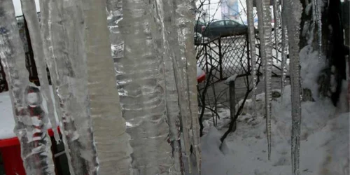 Greutatea țurțurelui de gheață a avariat  conducta de gaze