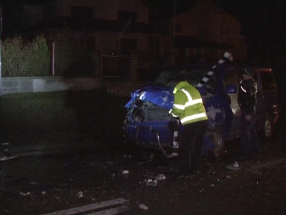 Toţi trei au suferit mai multe leziuni în urma accidentului FOTO Adevărul