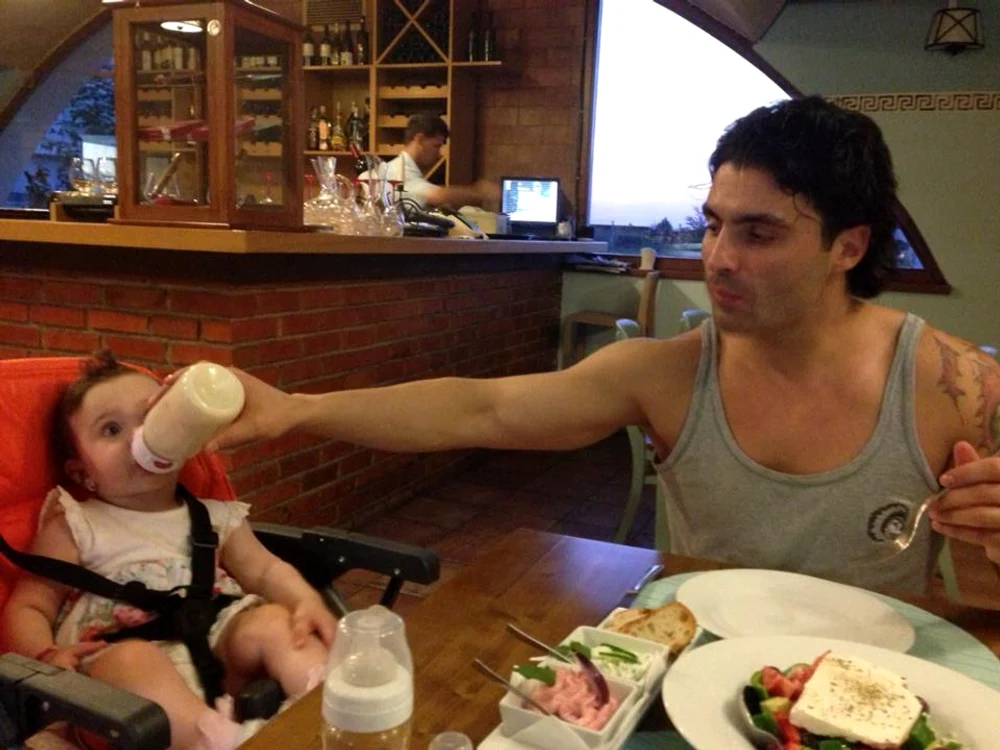 Pepe şi micuţa Maria, la restaurant