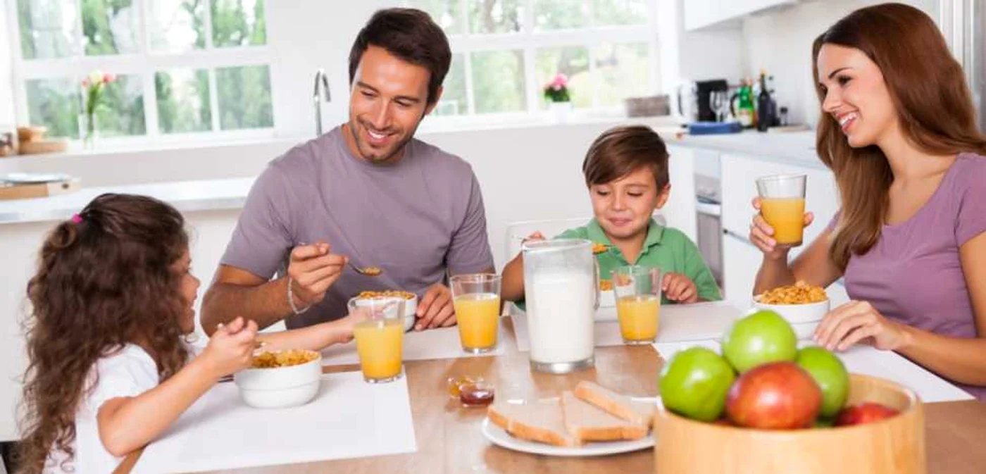 Fructele, cerealele integrale, dar şi brocoli sunt alimente sănătoase recomandate la micul dejun FOTO Arhivă
