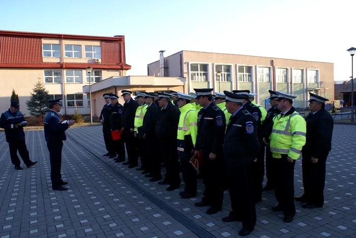 Poliţişti locali din Cluj au verificat 10 agenţi comerciali