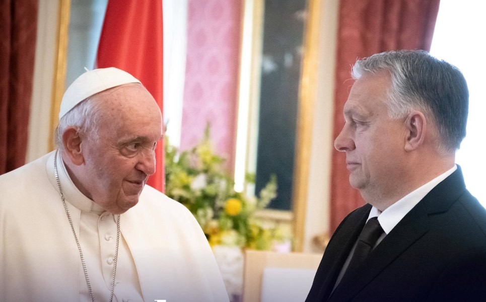 Papa Francisc s-a întâlnit cu Viktor Orban în Ungaria, într-o vizită dominată de războiul din Ucraina VIDEO