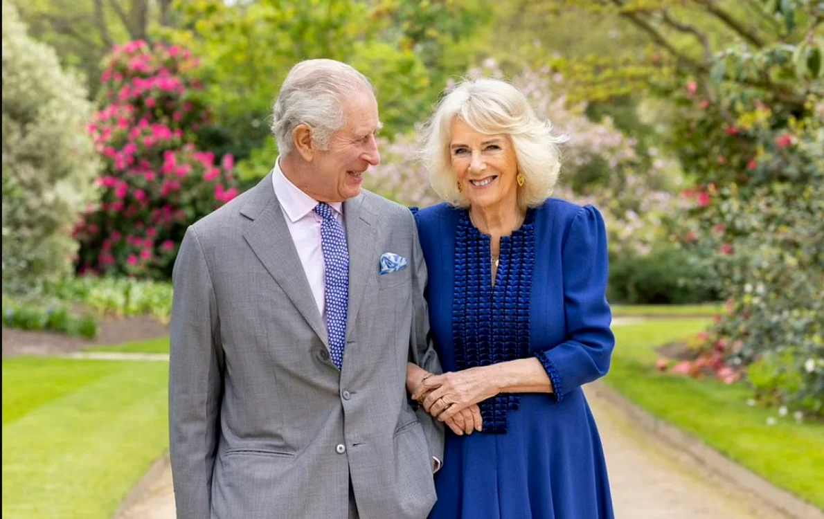 Regele Charles și Regina Camilla portret oficial 2 png