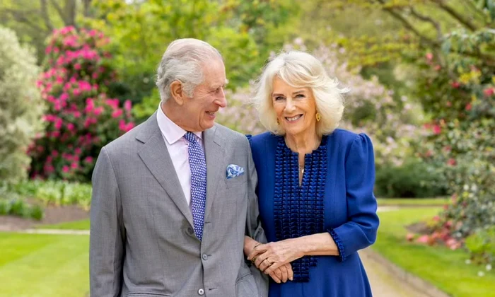 Regele Charles și Regina Camilla portret oficial 2 png