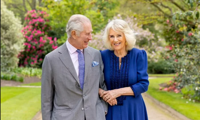 Regele Charles și Regina Camilla portret oficial 2 png