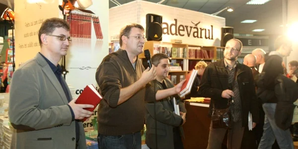 dezbatere poezie adevarul