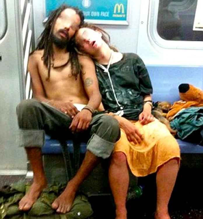 Atenţie, în metroul din New York ai nevoie de stomac tare.