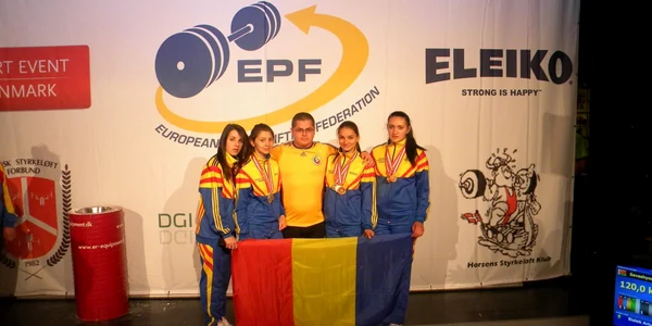Băcăuancele, medaliate la powerlifting