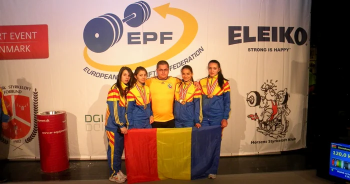 Băcăuancele, medaliate la powerlifting