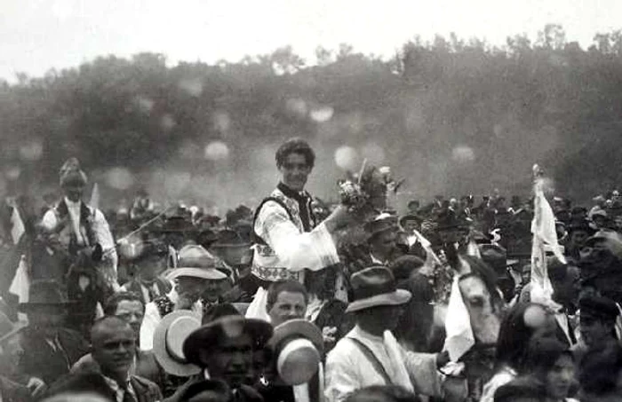 Codreanu sosea câlare pe cal la diverse întruniri populare FOTO marturisitori.ro