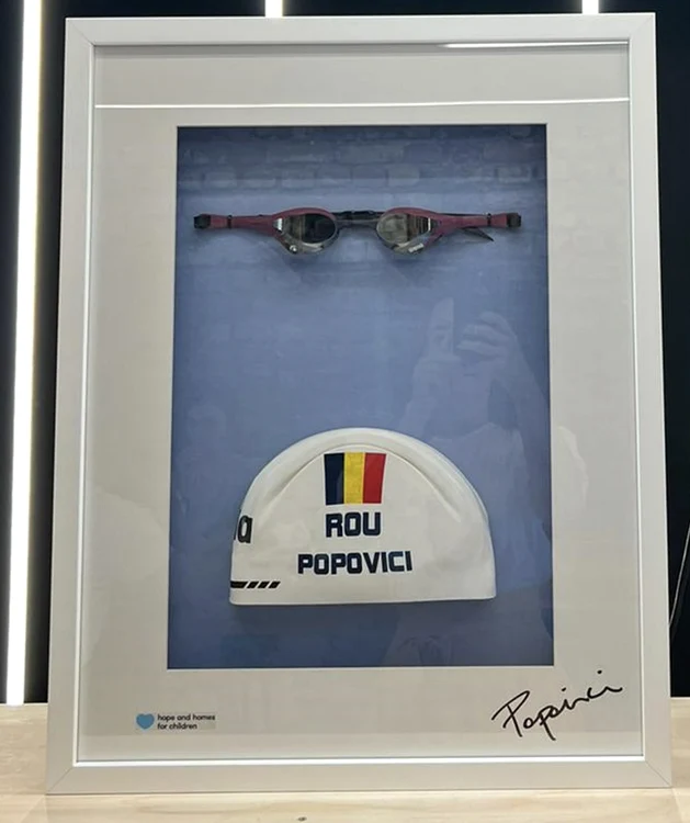 Echipamentul donat de David Popovici