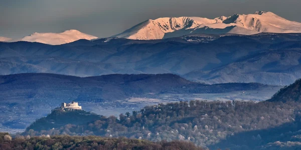 Cetatea Devei și Parângul   Foto Cristian Resiga jpg
