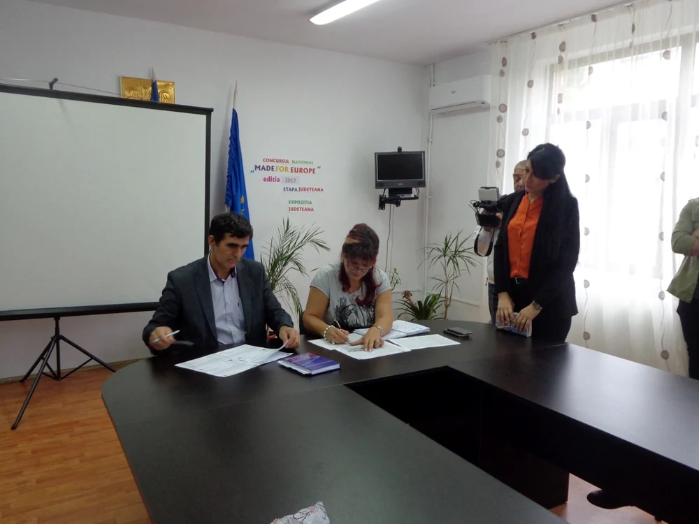 Sindicatele din Învăţământ: Mii de salariaţi din educaţie cu
probleme de sănătate sau în concediu de creştere a copilului
pierd venituri semnificative. FOTO: Adevărul