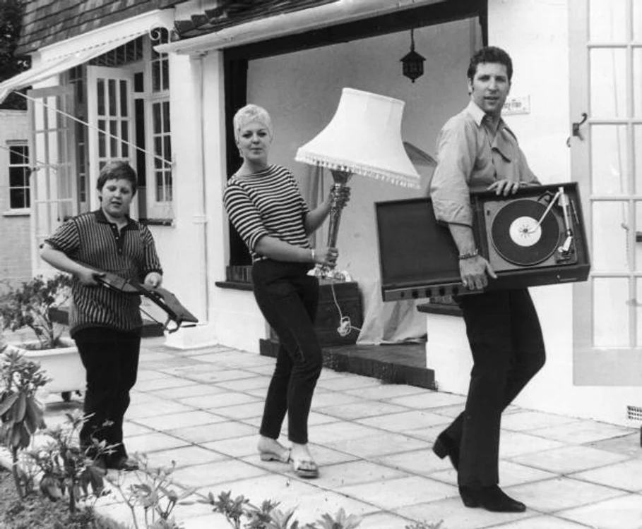 The Jones' Move House jpeg