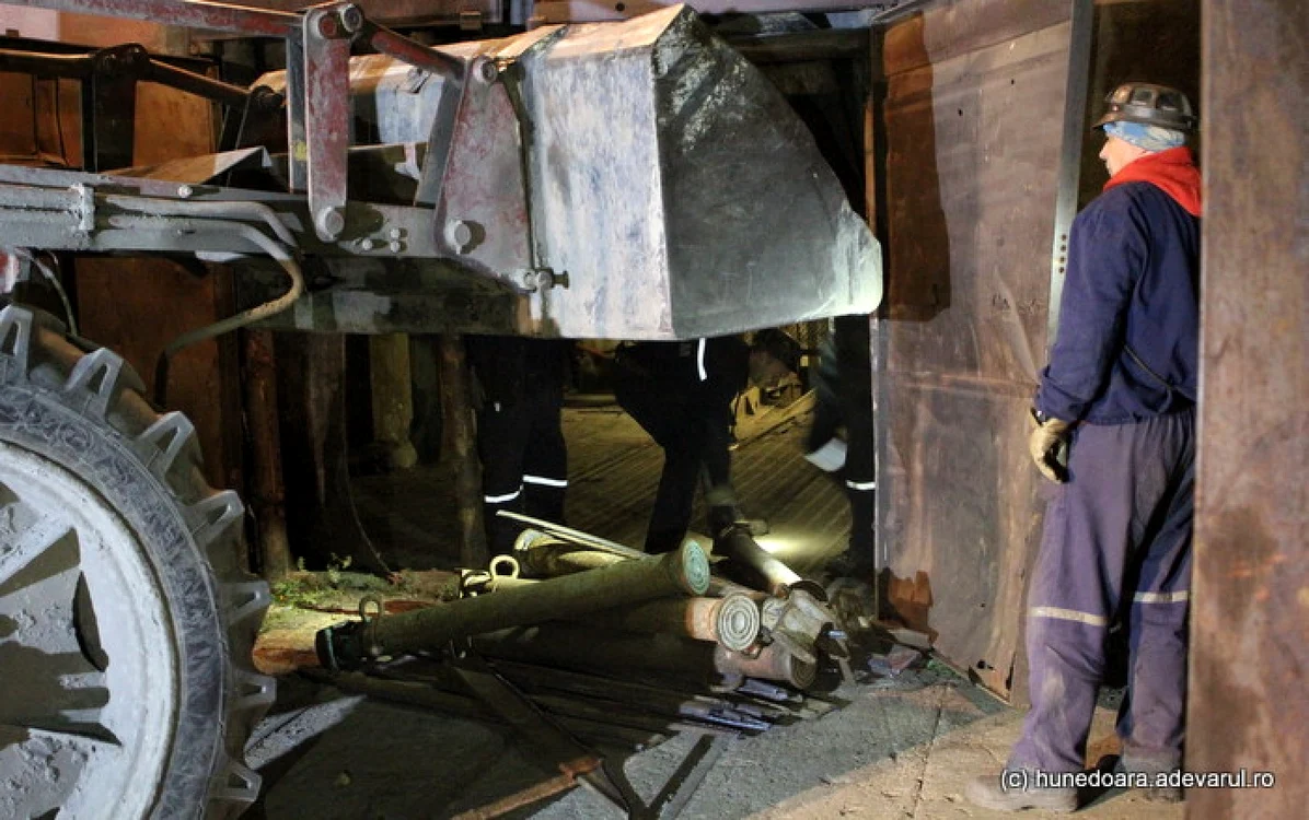 Minerii afaţi în subteran la Vulcan şi Lupeni au fost evacuaţi. FOTO: arhiva Adevărul
