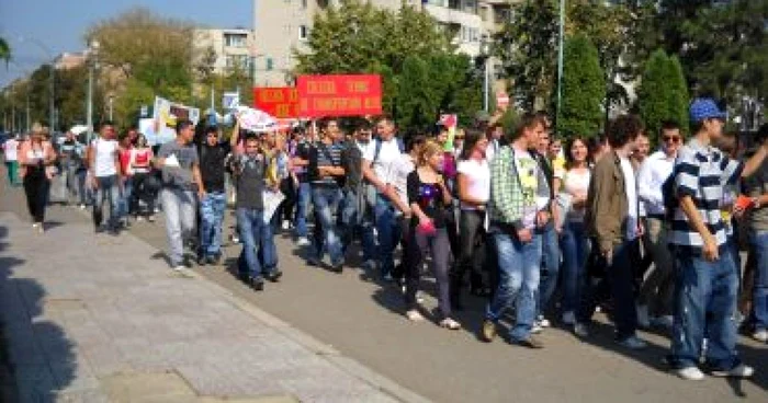 Turnu Severin: Marș împotriva violenței(GALERIE FOTO)