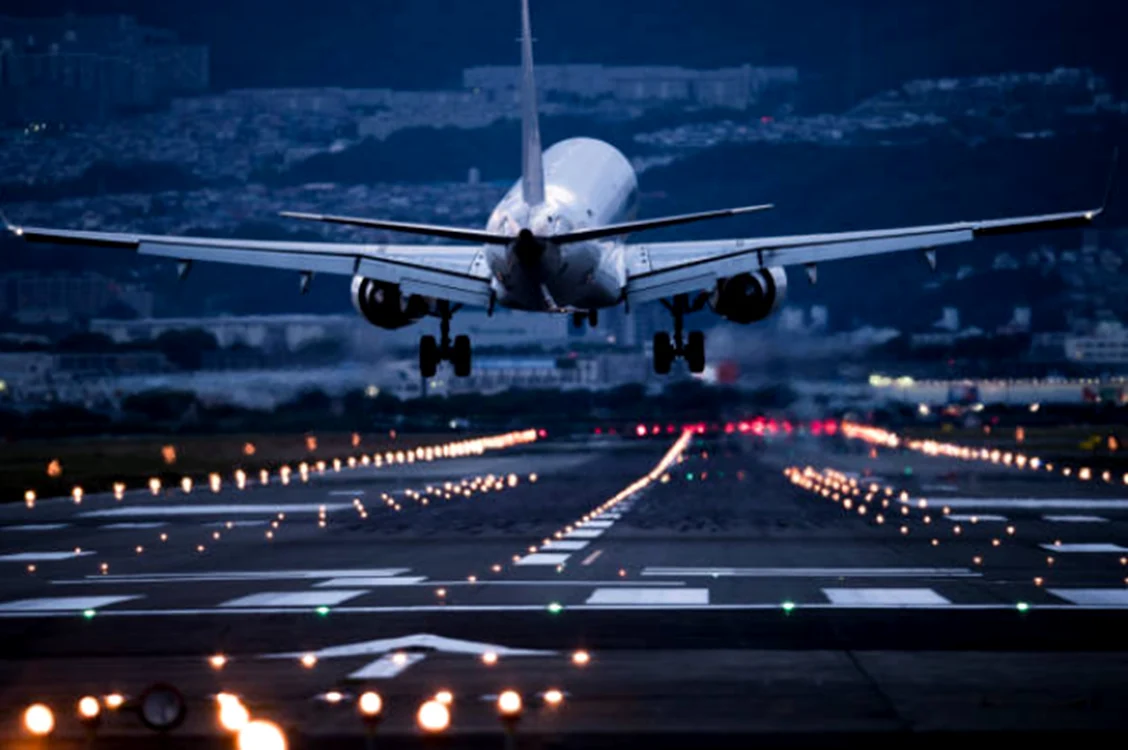 Avion la decolare. Foto: Pixabay