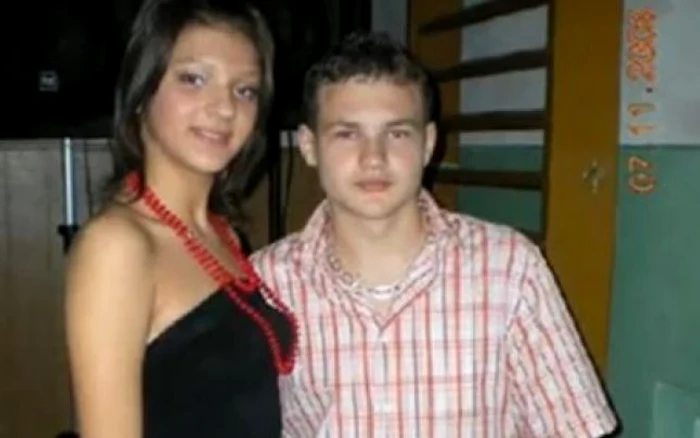 Lorena Hurdea a scris în biletul de adio că s-a sinucis din cauza profesorului ei